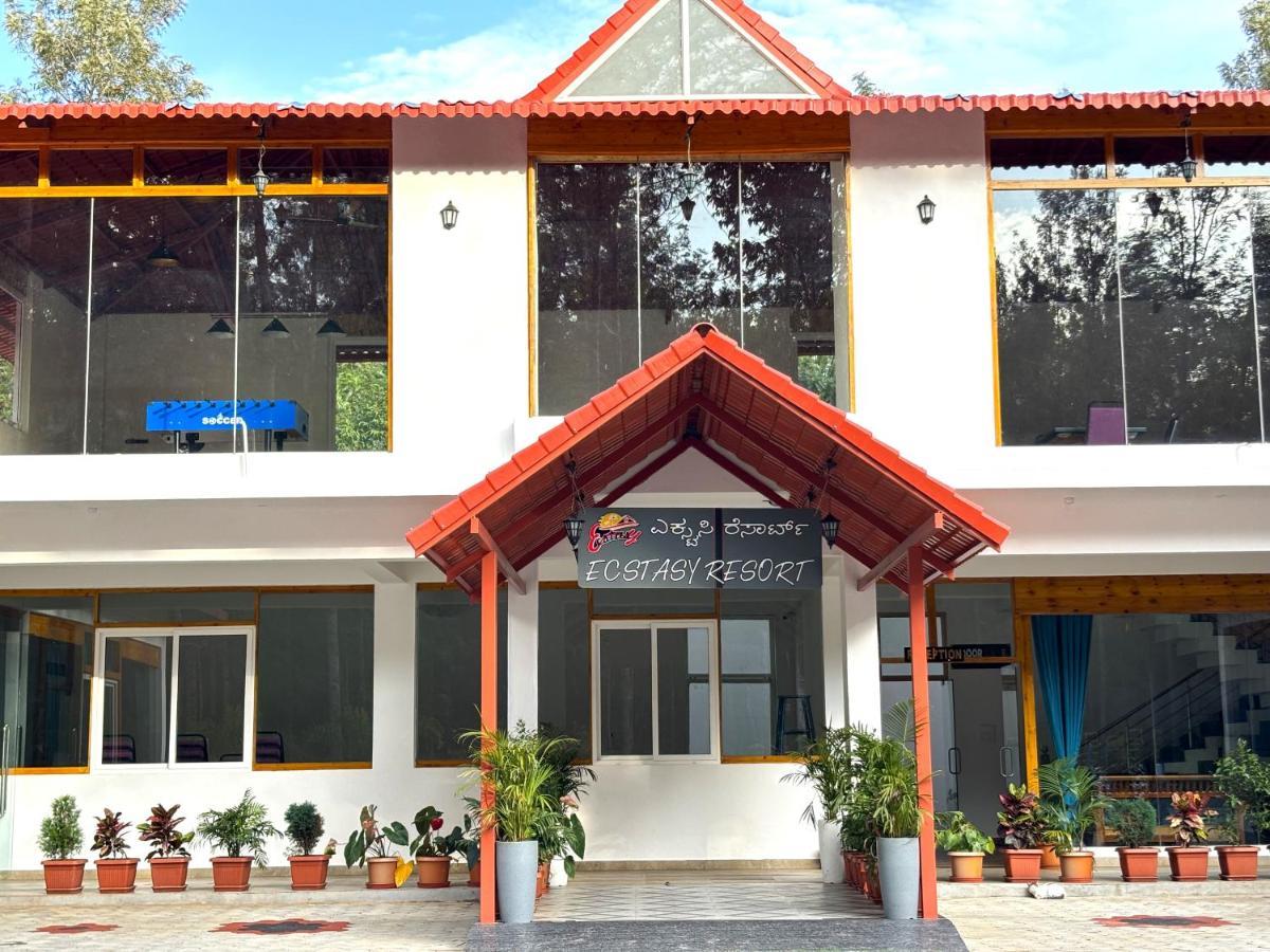 Ecstasy Tent Stay With Swimming Pool & Common Washroom Chikmagalūr 외부 사진