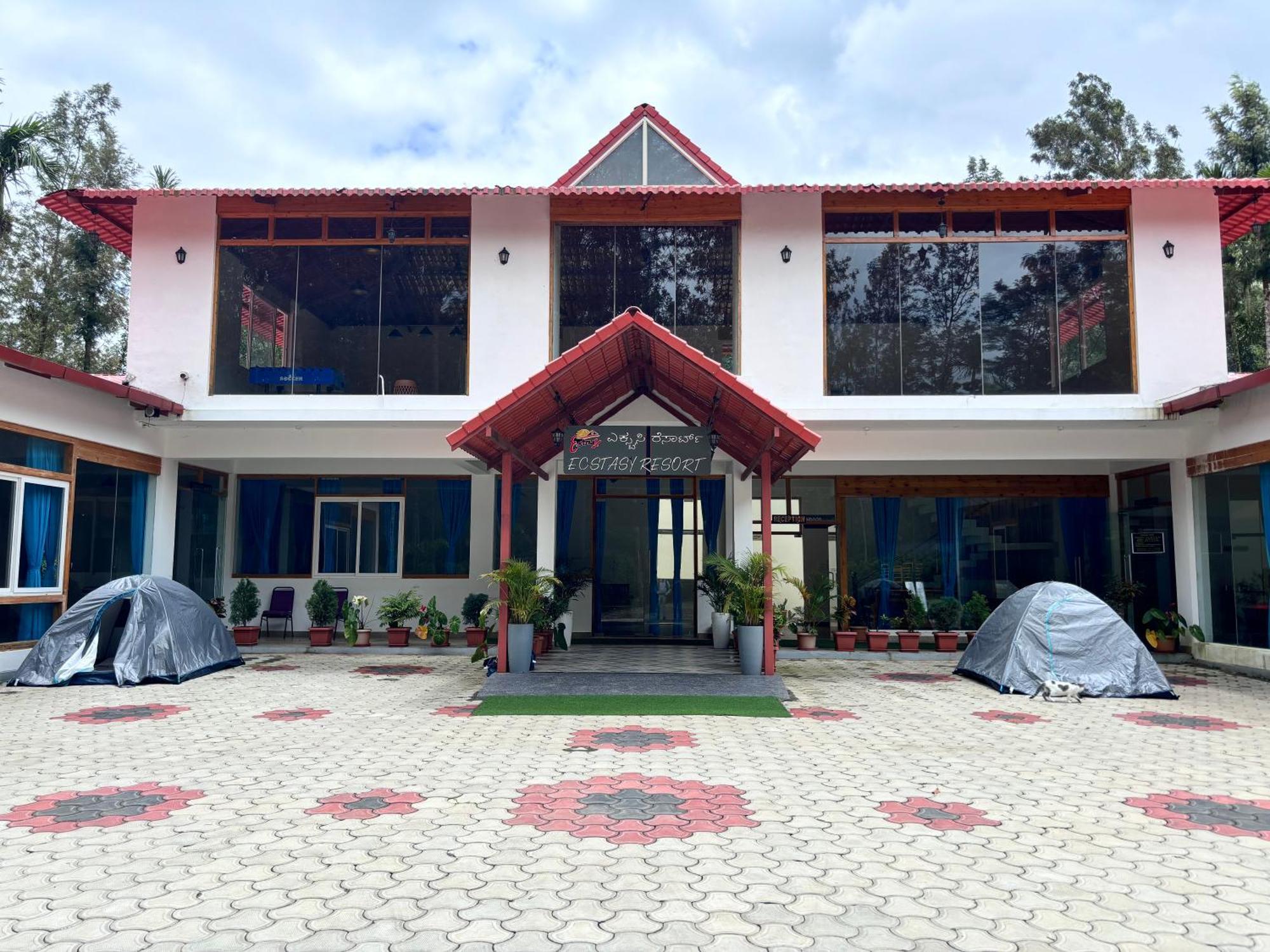 Ecstasy Tent Stay With Swimming Pool & Common Washroom Chikmagalūr 외부 사진