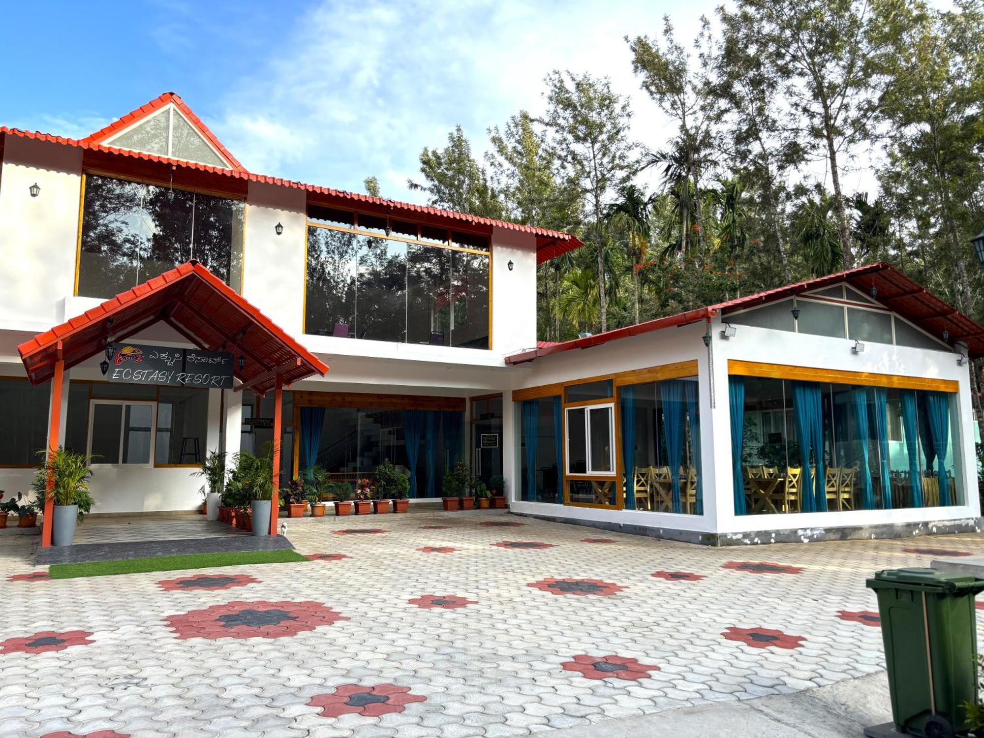 Ecstasy Tent Stay With Swimming Pool & Common Washroom Chikmagalūr 외부 사진