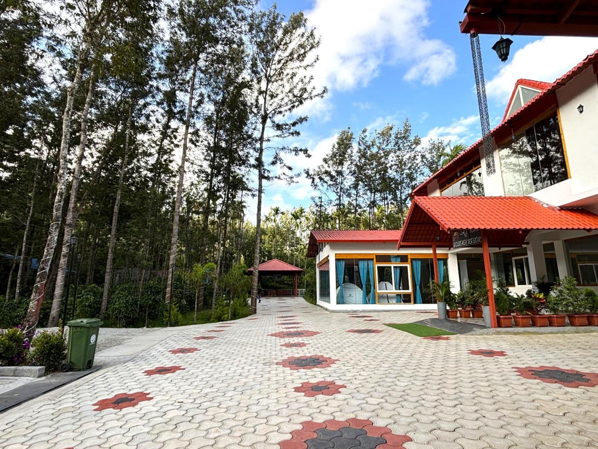 Ecstasy Tent Stay With Swimming Pool & Common Washroom Chikmagalūr 외부 사진
